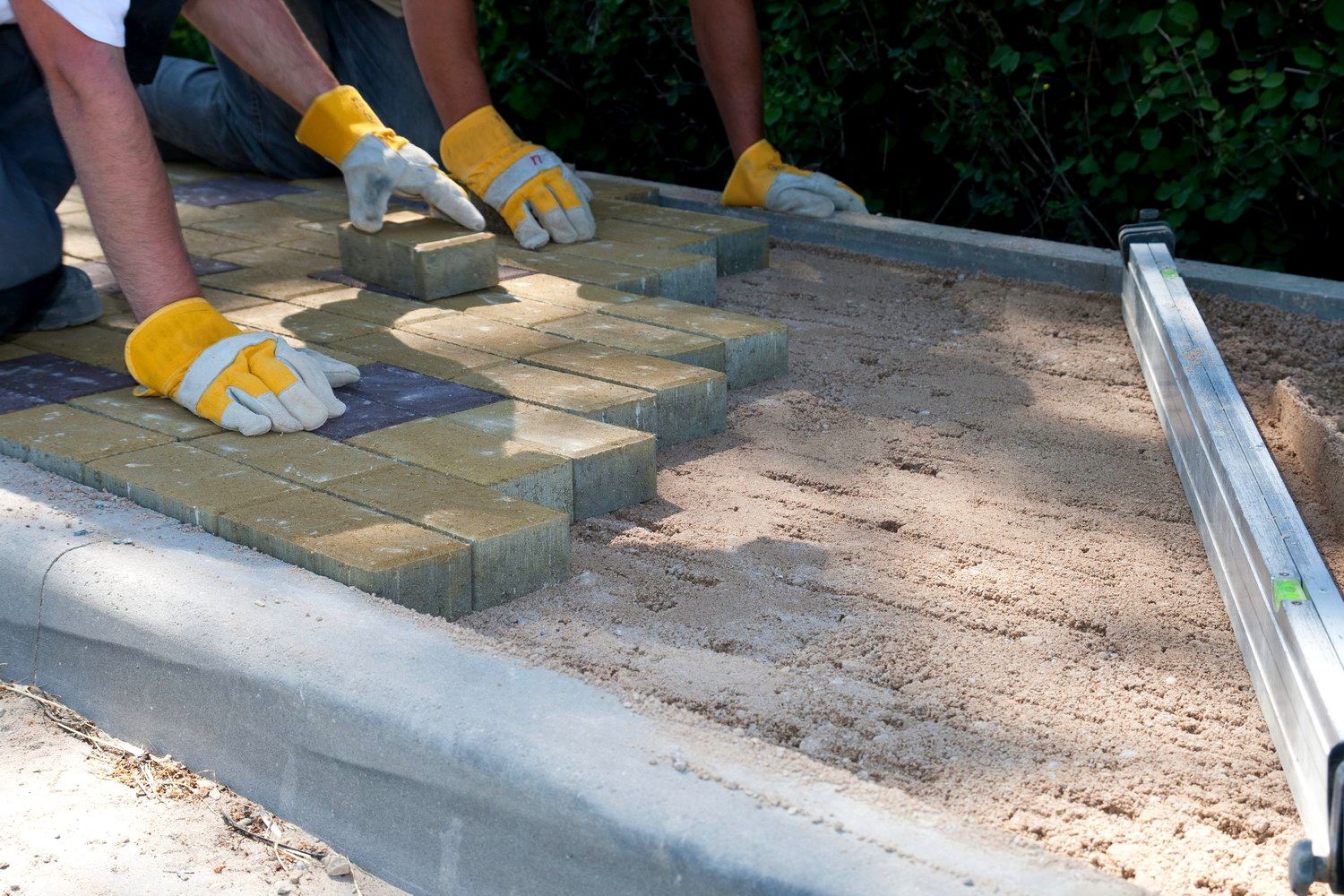 Технология укладки тротуарной плитки на отсев из песка и цемента